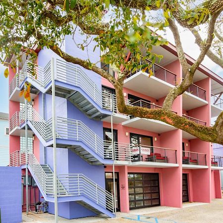 Boutique Vera Hotel In The Heart Of Folly Beach Exteriör bild