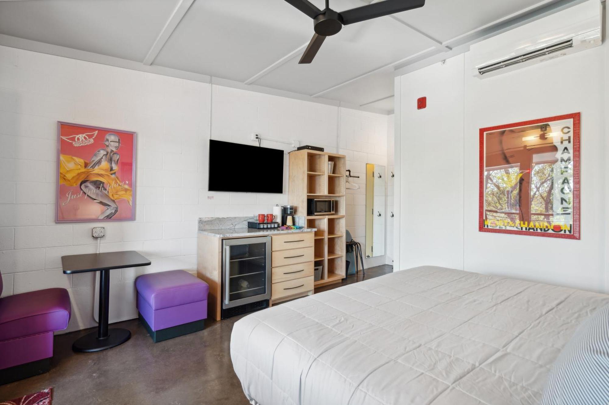 Boutique Vera Hotel In The Heart Of Folly Beach Exteriör bild