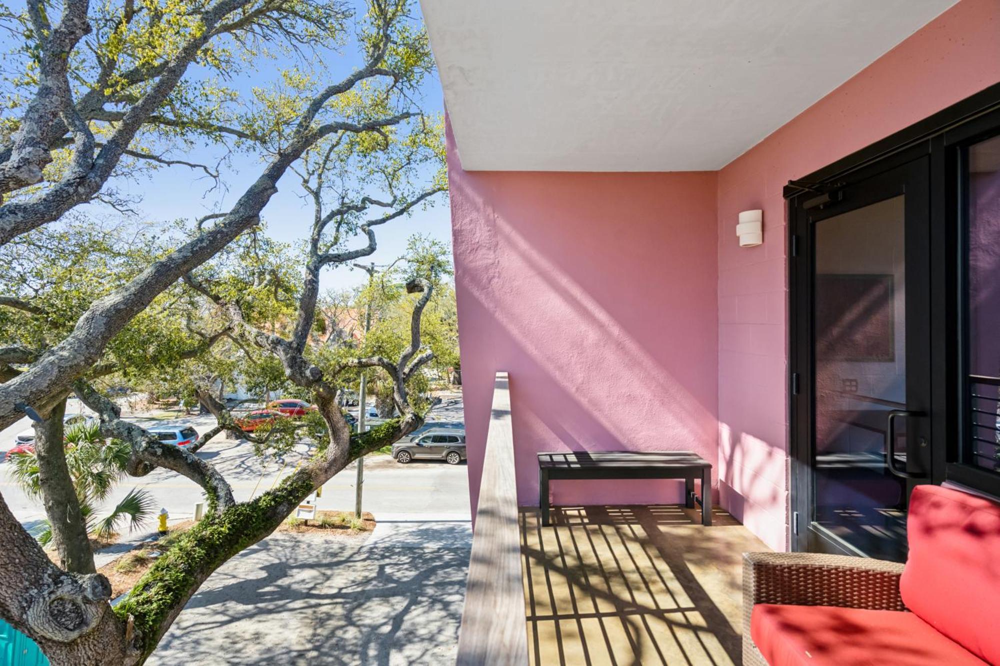 Boutique Vera Hotel In The Heart Of Folly Beach Exteriör bild