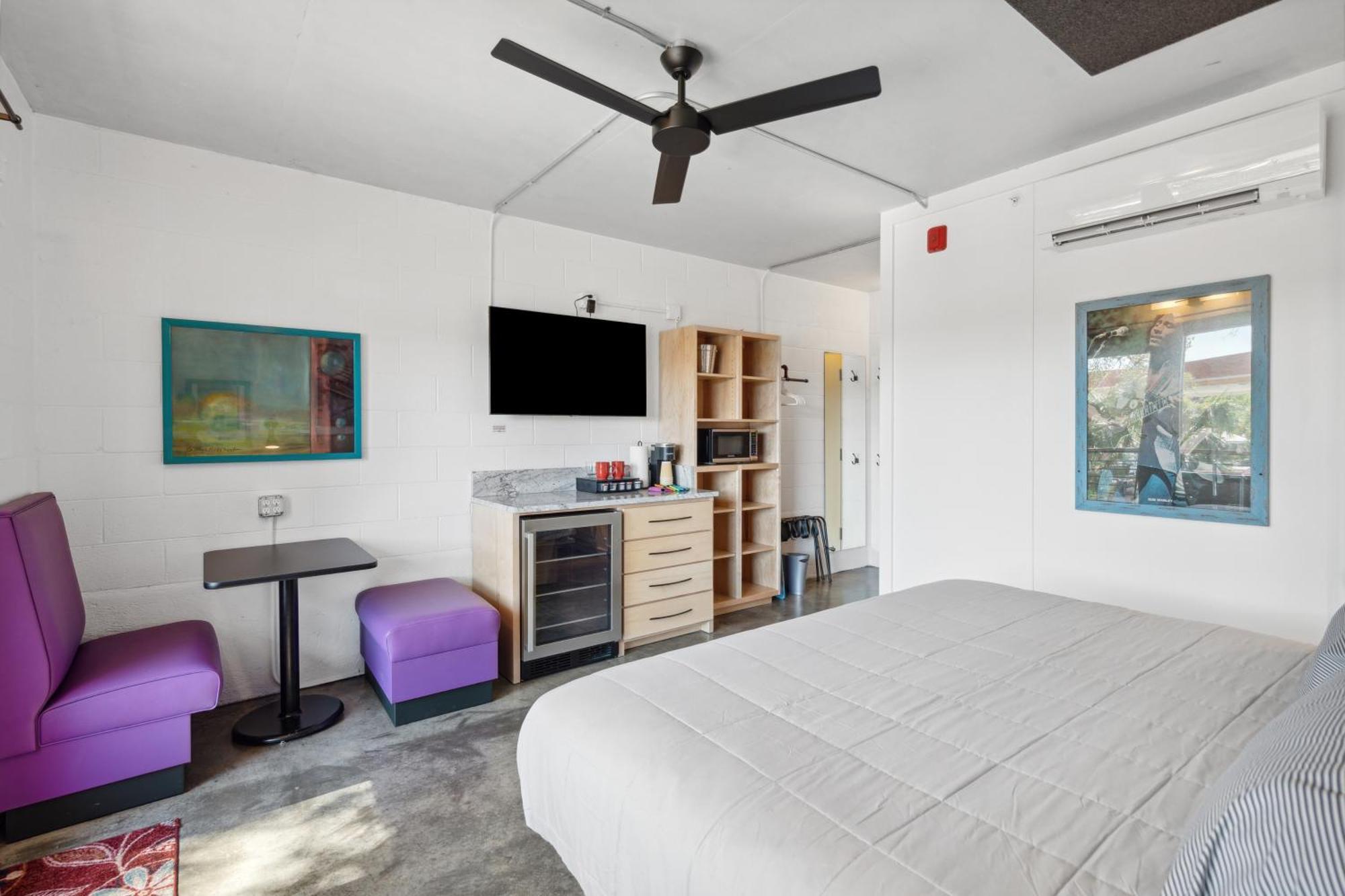 Boutique Vera Hotel In The Heart Of Folly Beach Exteriör bild