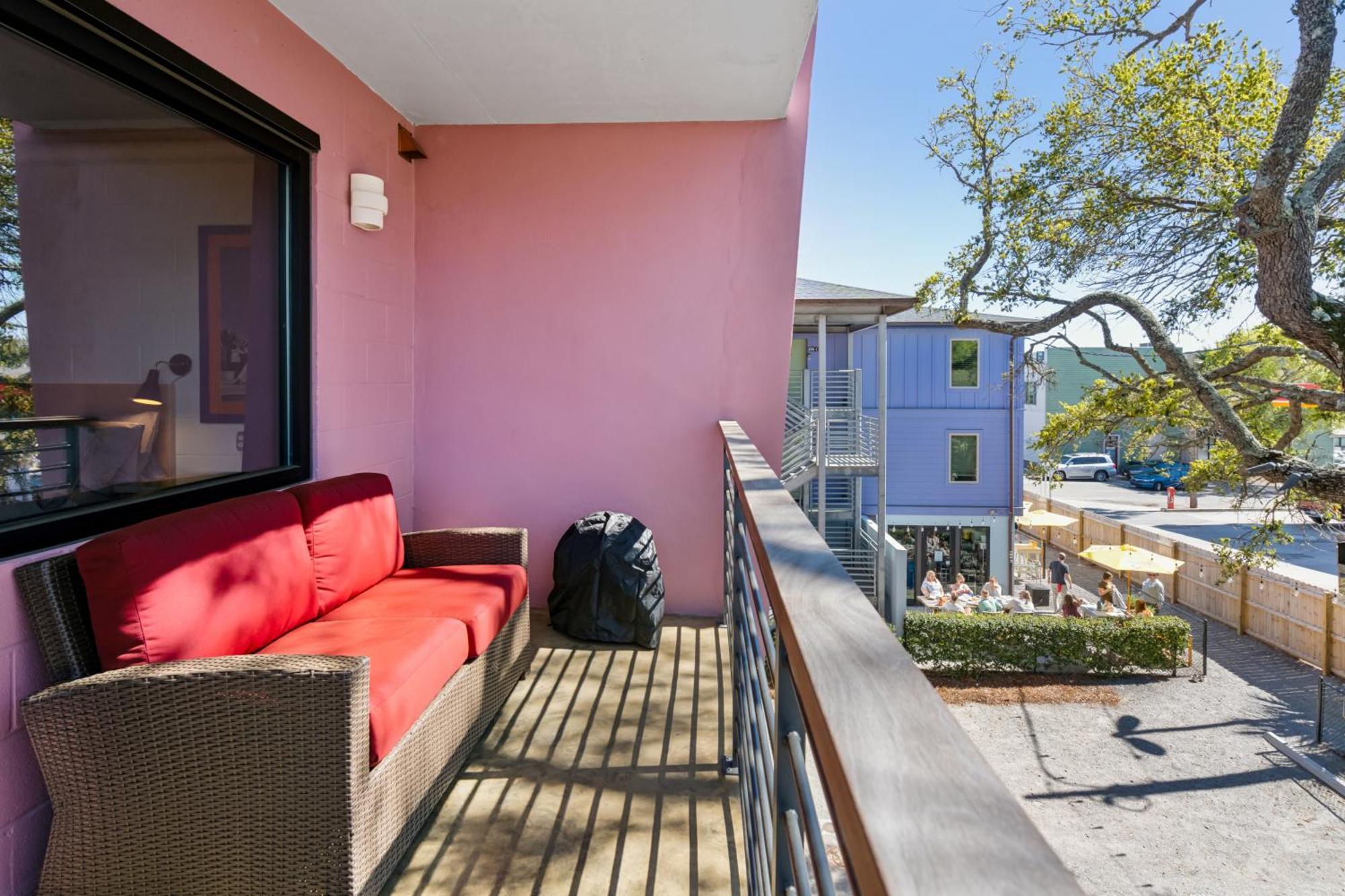 Boutique Vera Hotel In The Heart Of Folly Beach Exteriör bild