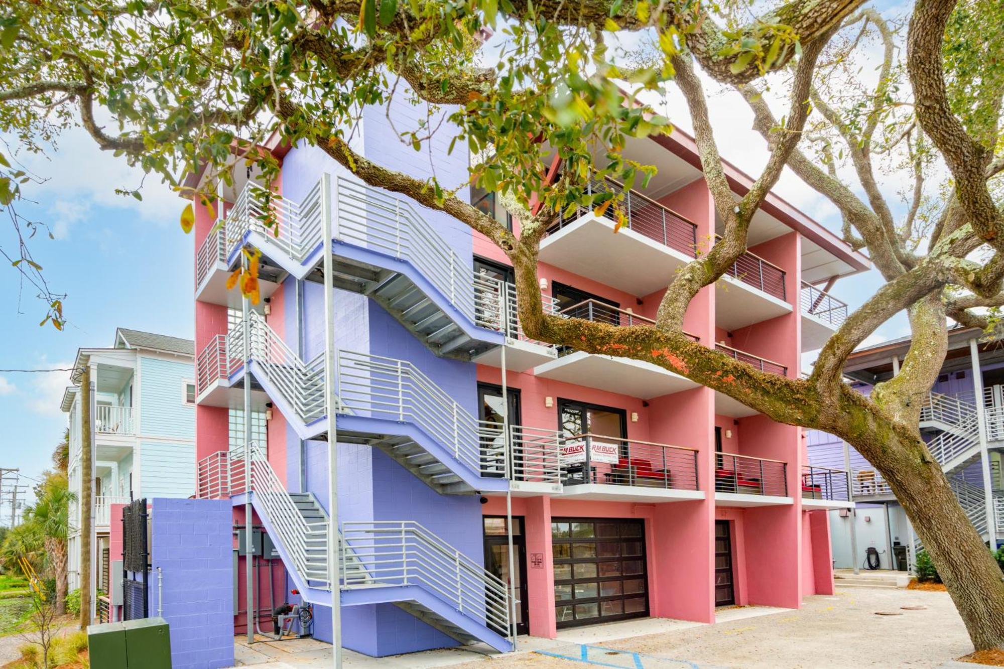 Boutique Vera Hotel In The Heart Of Folly Beach Exteriör bild