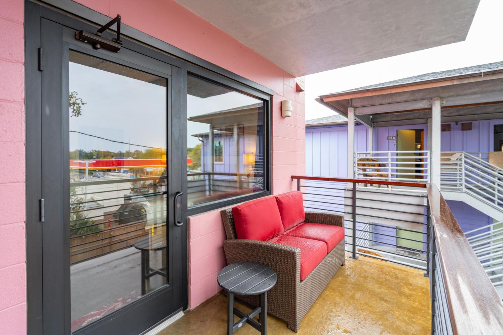 Boutique Vera Hotel In The Heart Of Folly Beach Exteriör bild