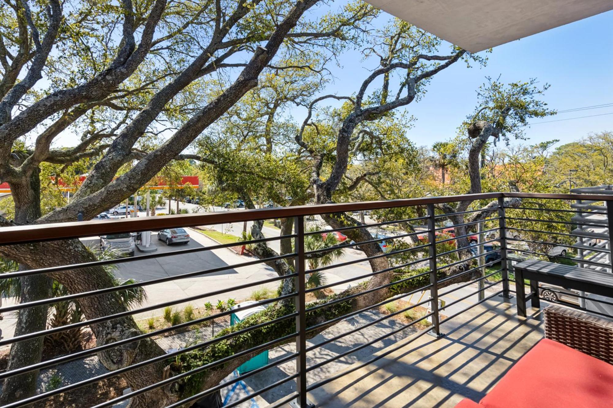 Boutique Vera Hotel In The Heart Of Folly Beach Exteriör bild