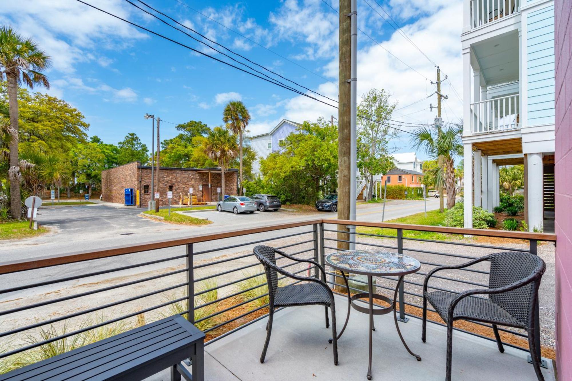Boutique Vera Hotel In The Heart Of Folly Beach Exteriör bild