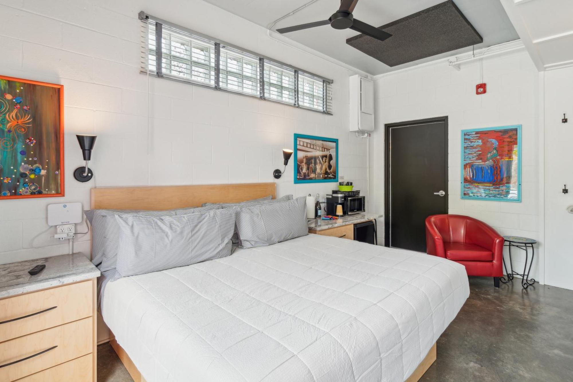 Boutique Vera Hotel In The Heart Of Folly Beach Exteriör bild